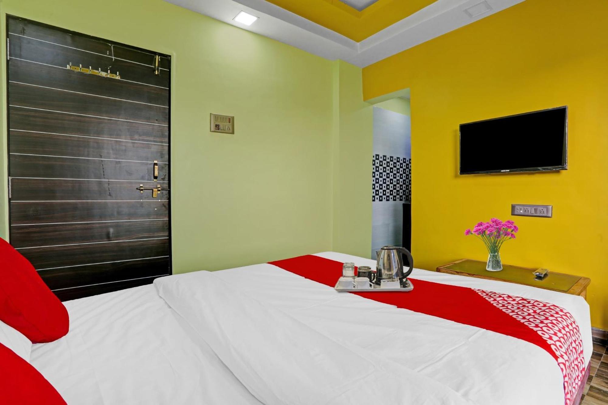 Hotel O Om Sai Residency Lodging And Boarding Taloje Budrukh Exterior foto